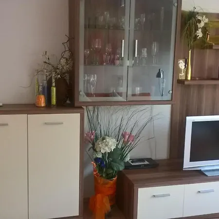 By Interhome Lejlighed *